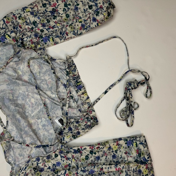 Criss cross tie top by SHEIN (never worn) - Picture 3 of 6